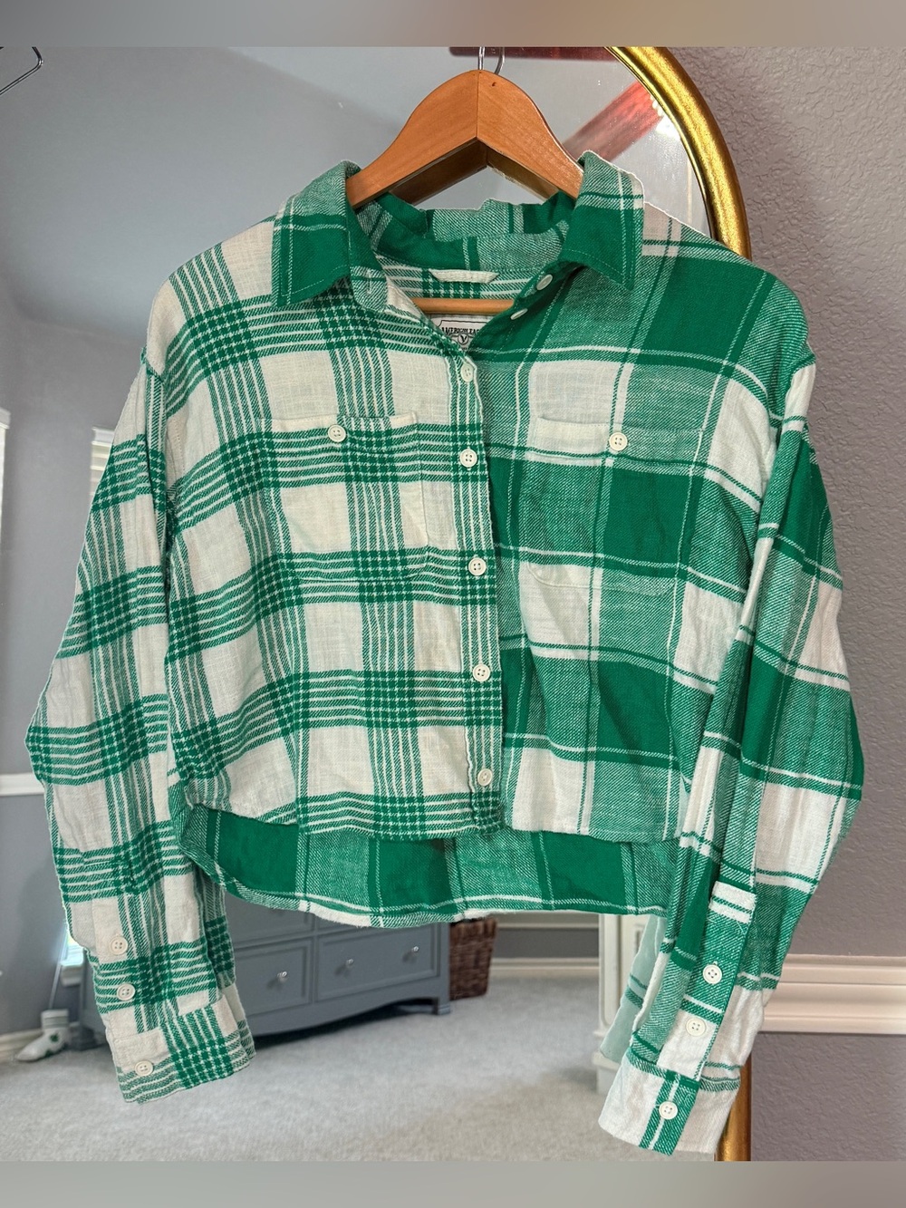 American Eagle Cropped Flannel Shirt Button Up